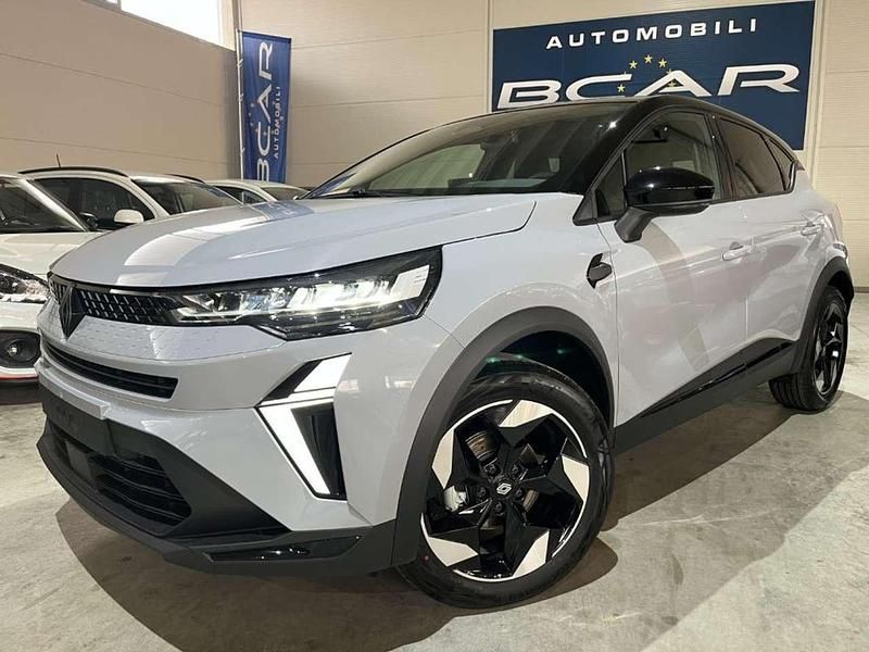 Grigio Nuova 2025 Renault Captur Play SUV | 21.900 € (Buon prezzo) - Immagine 1/4