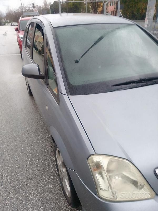 Usata Opel Meriva 90 CV (66 kW) 2008 Grigio Monovolume