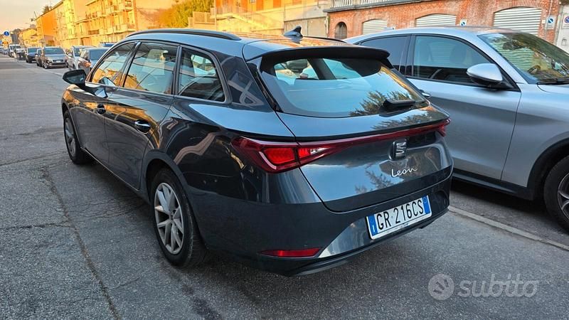 Käytetty Seat Leon Style 116 HP (85 kW) 2023 Harmaa Farmari