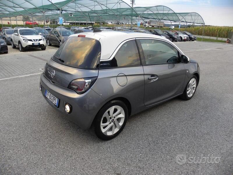 Usata Opel Adam Glam 87 CV (63 kW) 2016 Grigio scuro Utilitaria