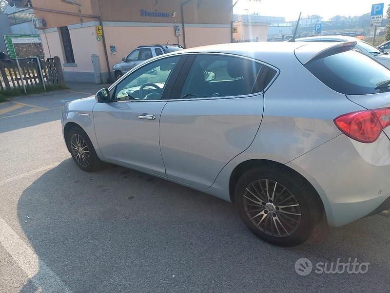 Usata Alfa Romeo Giulietta 2015 Grigio Utilitaria