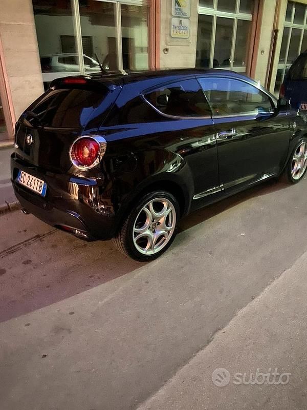 Nero Usata 2010 Alfa Romeo MiTo Due volumi | 6990 € - Immagine 1/4