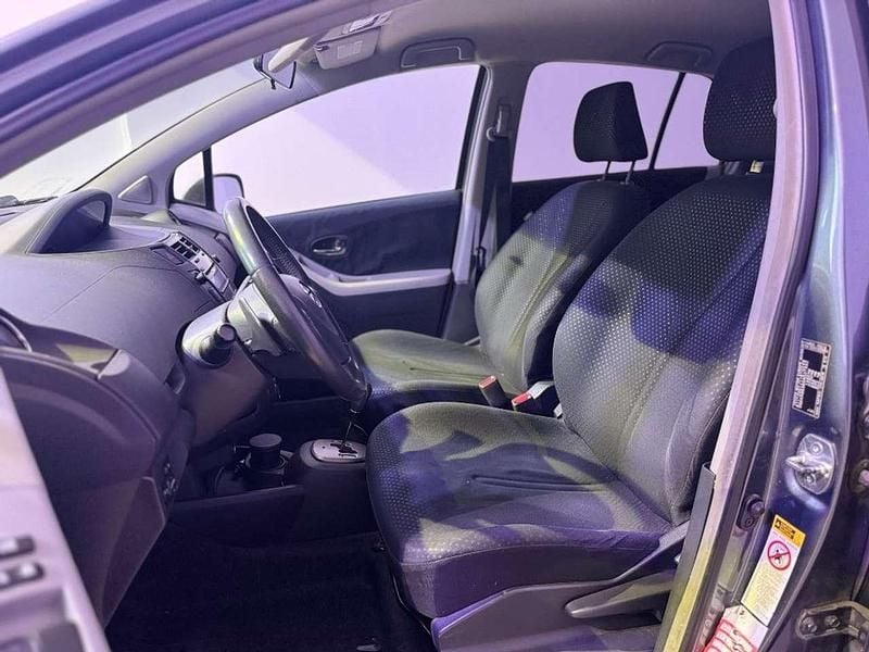 Usata Toyota Yaris 101 CV (74 kW) 2009 Antracite Berlina