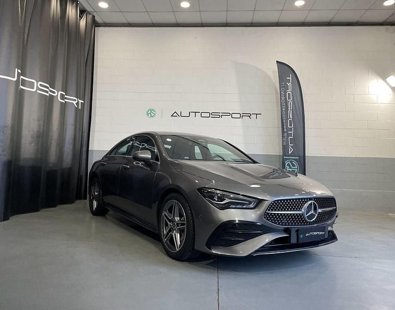 Grigio Usata 2024 Mercedes CLA180 Advanced Plus Berlina | 33.900 € (Buon prezzo) - Immagine 1/4