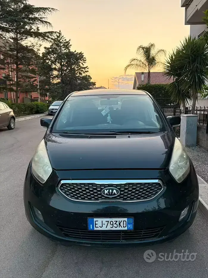 Usata Kia Venga 77 CV (56 kW) 2011 Nero Utilitaria