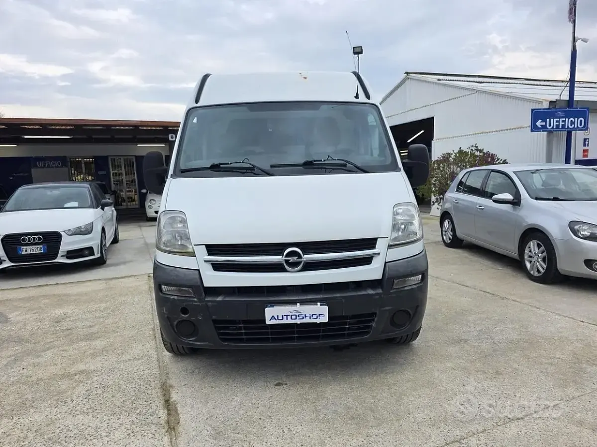 Usata Opel Movano 101 CV (74 kW) 2010 Bianco Monovolume
