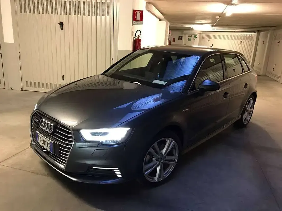 Usata Audi A3 Sportback e-tron Ambiente 150 CV (110 kW) 2017 Grigio Utilitaria