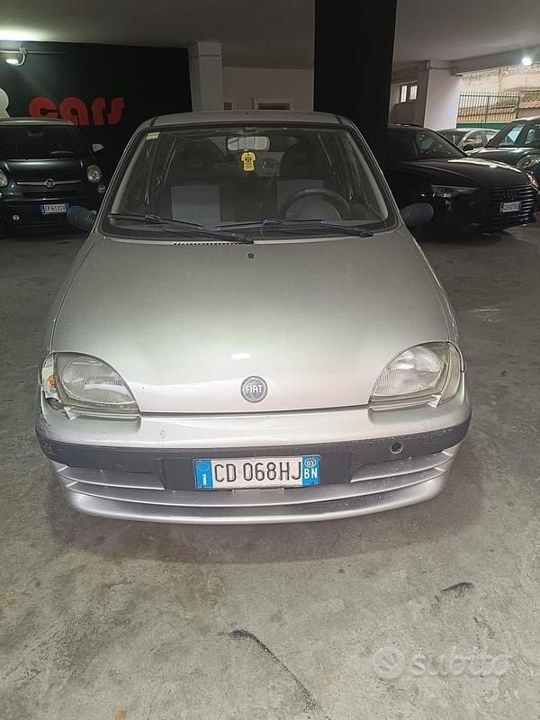 Grigio Usata 2003 Fiat Seicento Utilitaria | 980 € (Super prezzo) - Immagine 1/4
