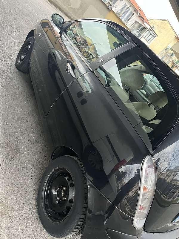Usata Lancia Ypsilon 69 CV (50 kW) 2004 Nero Utilitaria