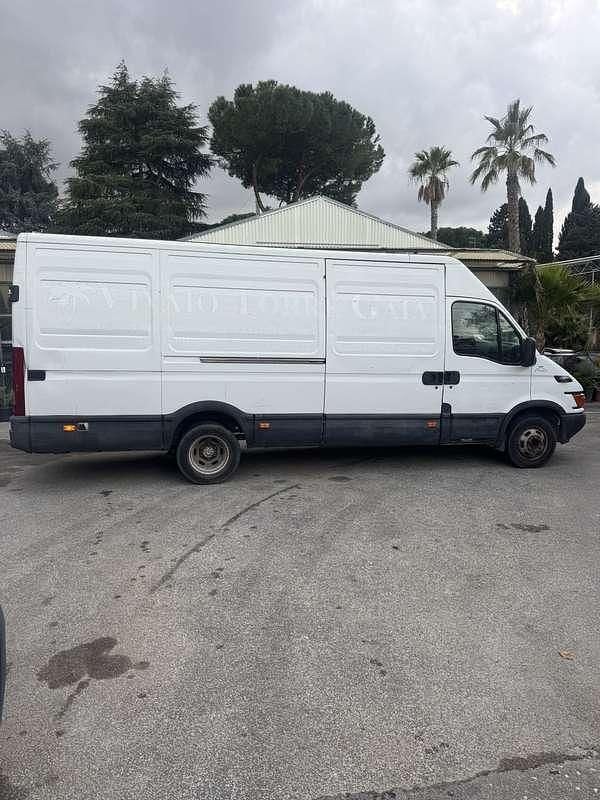Usata Iveco Daily 179 CV (131 kW) 2005 Furgone