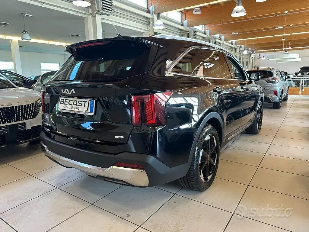 Usata Kia Sorento 160 CV (117 kW) 2025 Nero metallizzato SUV