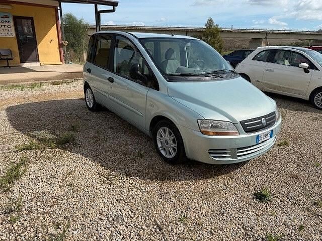 Usata Fiat Multipla Dynamic 116 CV (85 kW) 2004 Grigio Monovolume