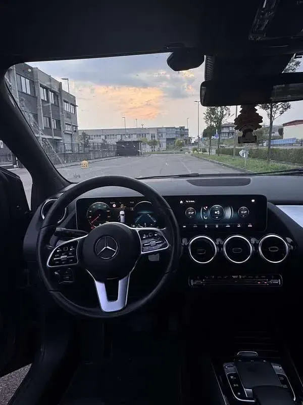 Usata Mercedes B180 Executive 116 CV (85 kW) 2019 Grigio Utilitaria