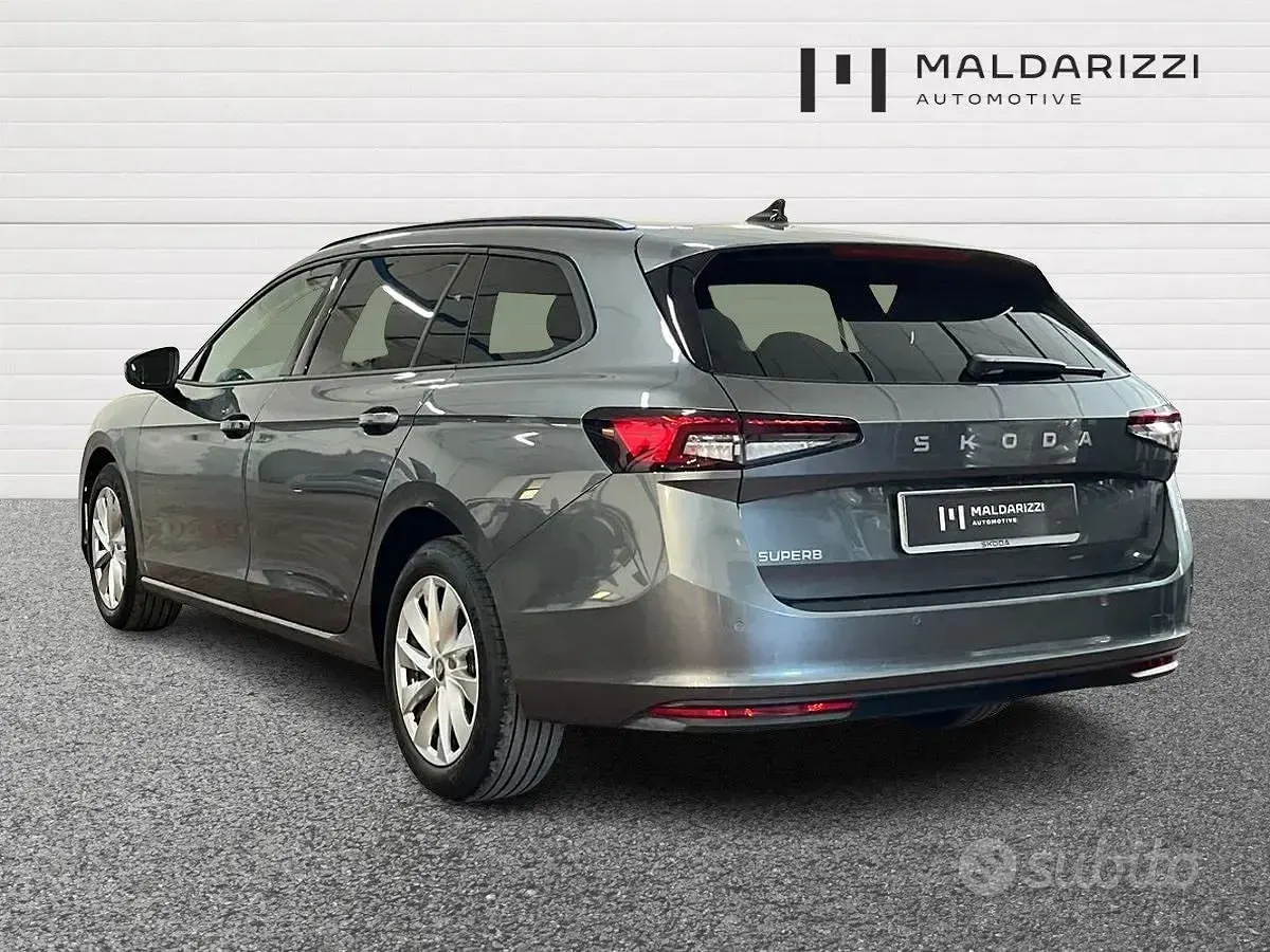 Usata Skoda Superb Selection 150 CV (110 kW) 2025 Grigio Station wagon