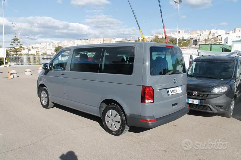 Usata VW Caravelle Trendline 110 CV (80 kW) 2023 Grigio Monovolume