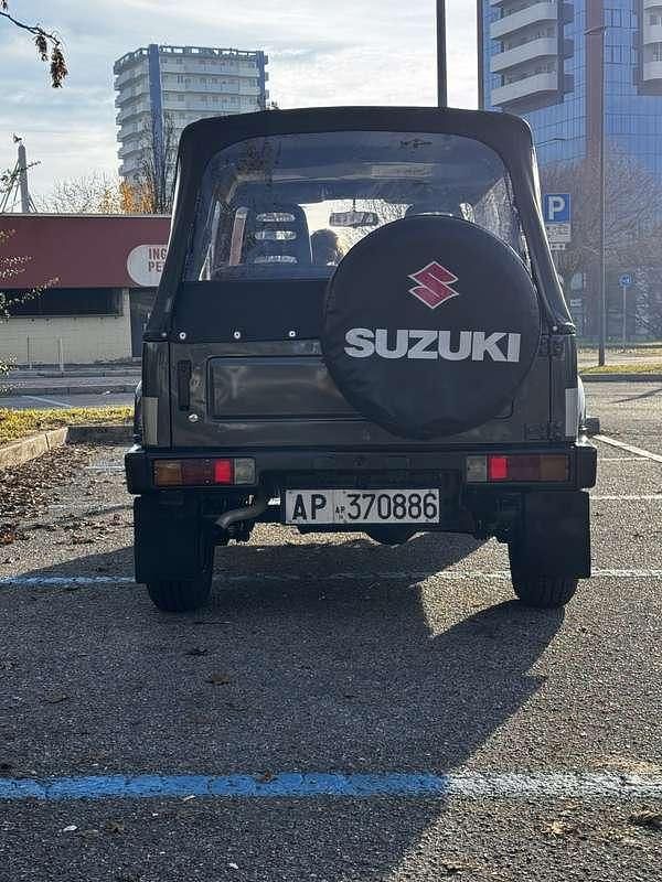 Usata Suzuki Samurai 64 CV (47 kW) 1989 Grigio SUV