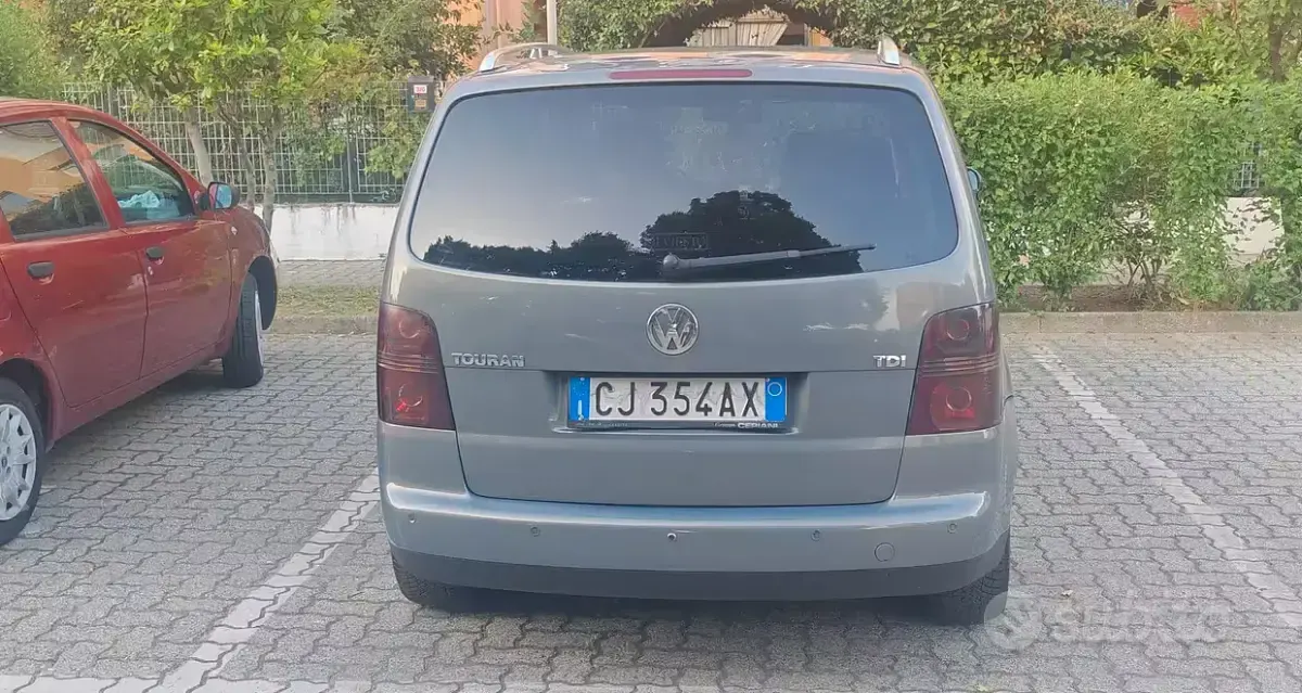 Usata VW Touran 140 CV (102 kW) 2004 Grigio Monovolume