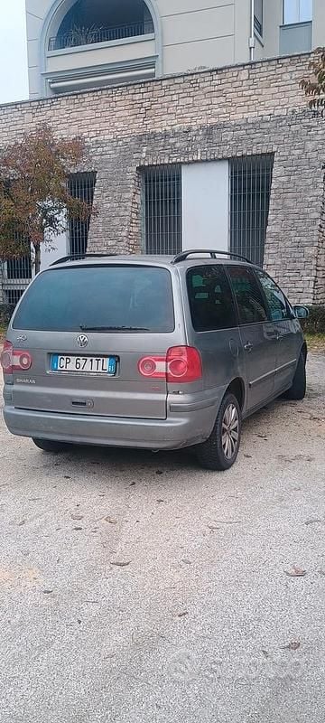 Usata VW Sharan 2004 Grigio Monovolume