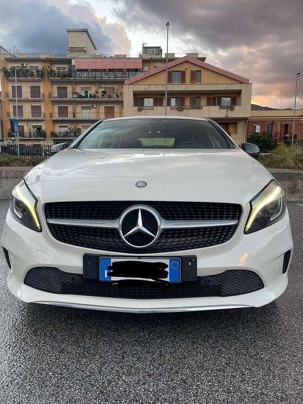 Usata 2016 Mercedes A180 Tre volumi | 15.500 € (Cara) - Immagine 1/4