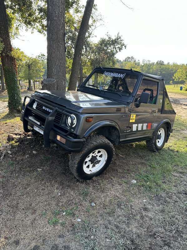 Grigio Usata 1985 Suzuki Samurai SUV | 7500 € - Immagine 1/4