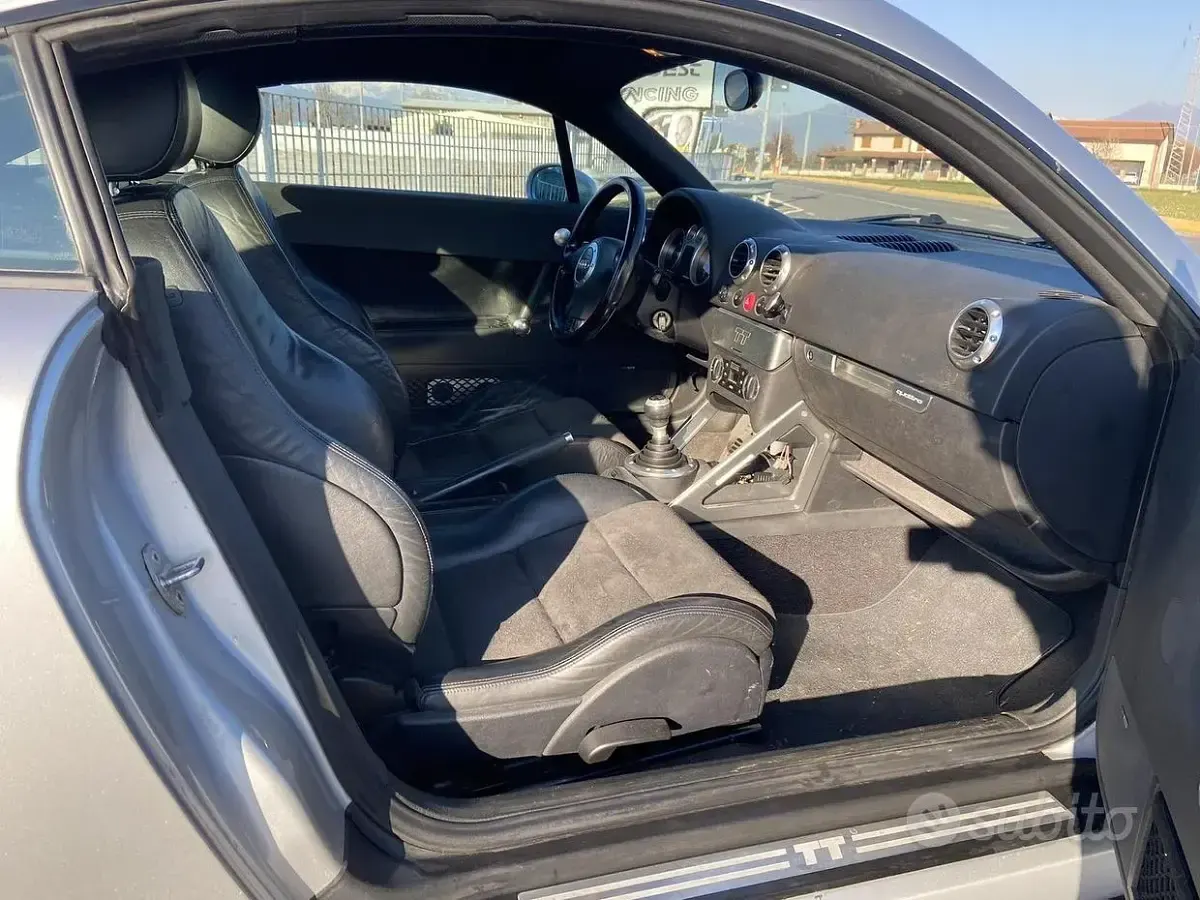 Usata Audi TT 225 CV (165 kW) 2000 Grigio Coupé