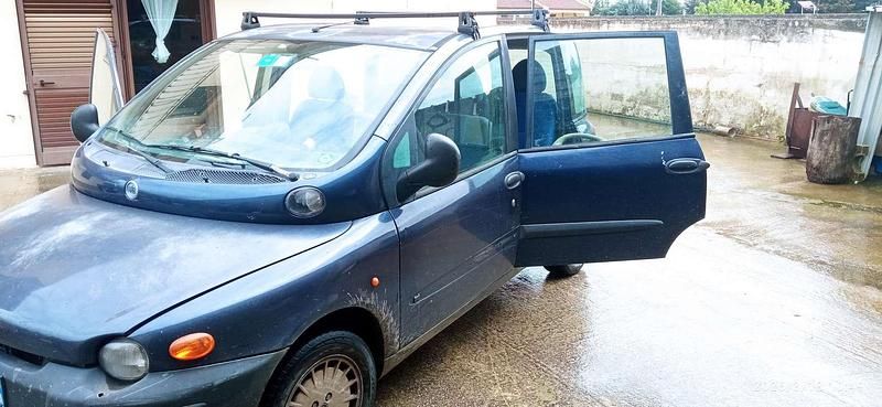 Usata Fiat Multipla 103 CV (75 kW) 2000 Blu/azzurro Monovolume