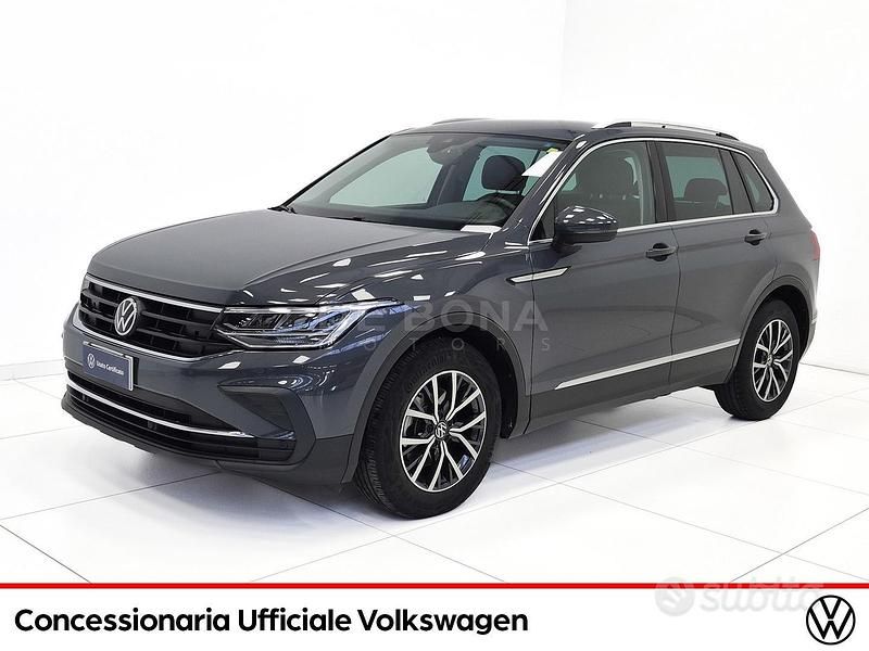 Usata VW Tiguan Life 122 CV (89 kW) 2022 Grigio SUV