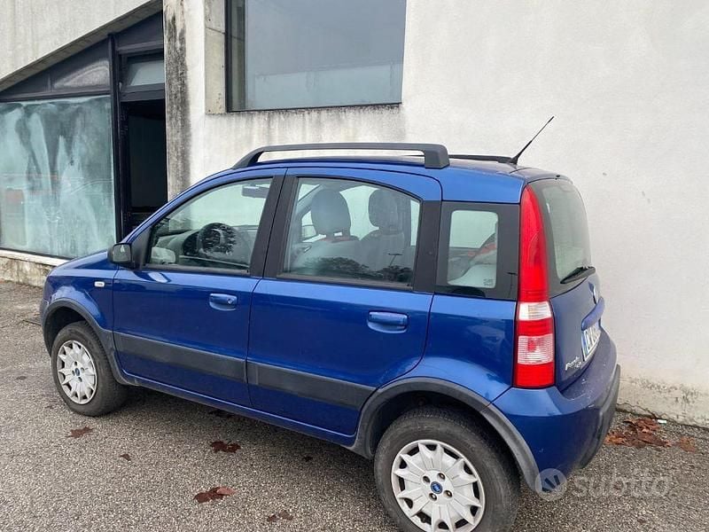 Blu Usata 2005 Fiat Panda 4x4 Due volumi | 2900 € (Ottimo prezzo) - Immagine 1/4