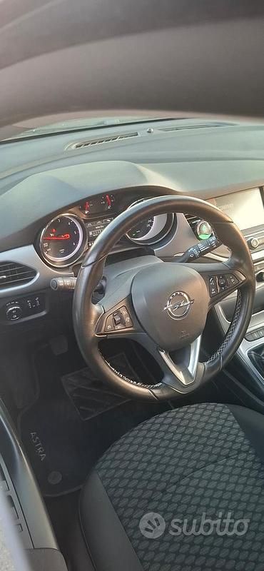 Usata Opel Astra Dynamic 110 CV (80 kW) 2018 Grigio Berlina