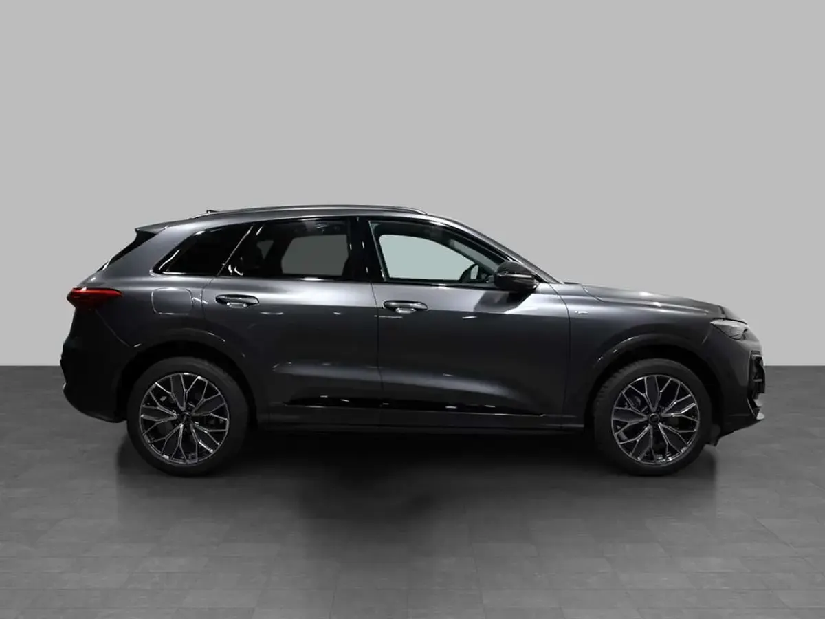 Nuova Audi Q5 Business 204 CV (150 kW) 2026 Grigio daytona perlato SUV