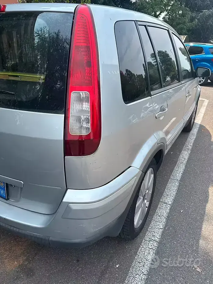 Usata Ford Fusion 80 CV (58 kW) 2009 Grigio Utilitaria