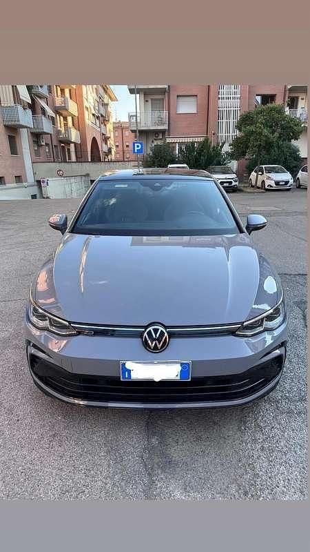 Usata VW Golf VIII R-line 131 CV (96 kW) 2022 Berlina