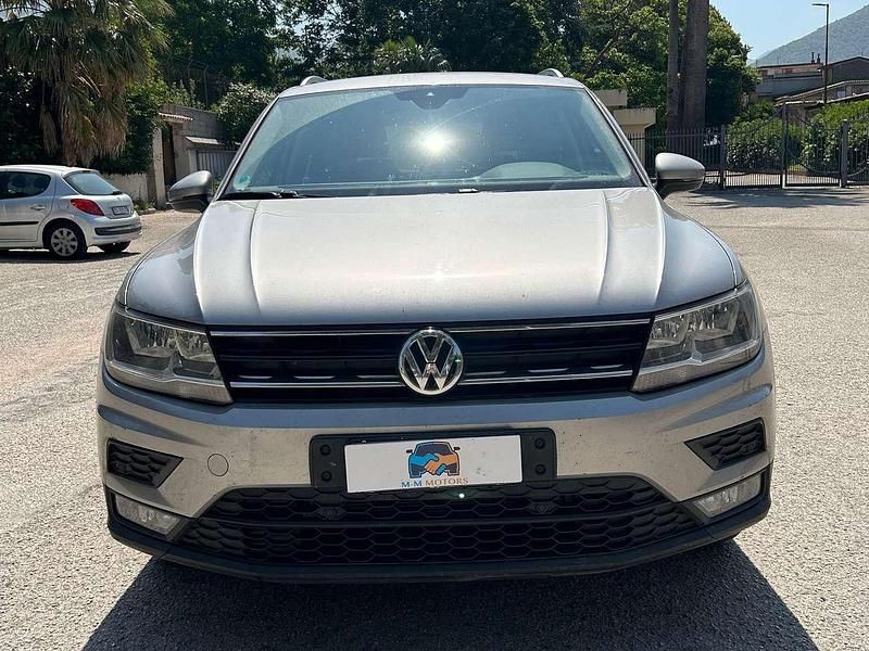 Argento Usata 2020 VW Tiguan Business SUV | 18.200 € - Immagine 1/4