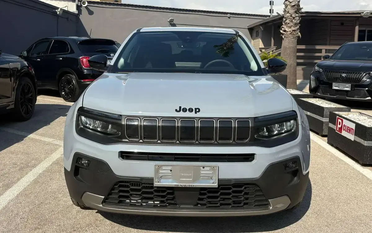 Usata Jeep Avenger Altitude 101 CV (74 kW) 2026 Grigio SUV