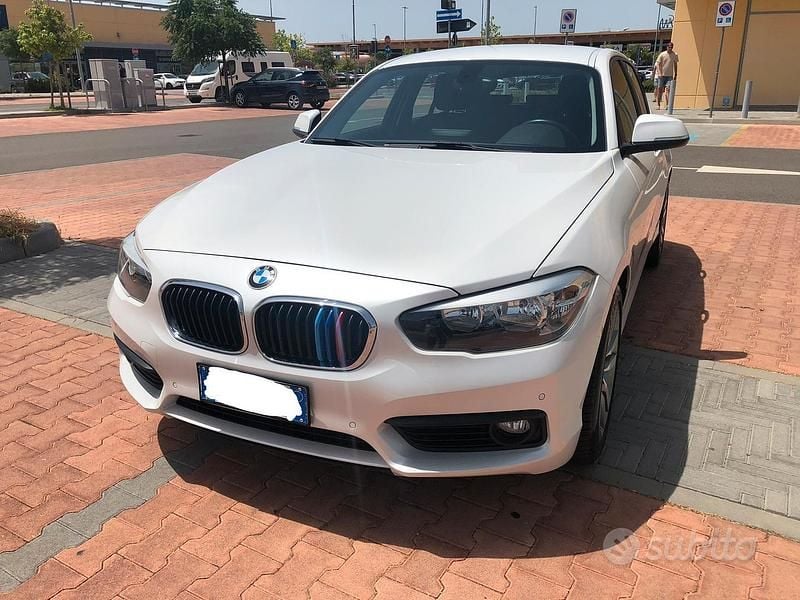 Bianco Usata 2016 BMW 118 Comfort Edition Utilitaria | 11.000 € (Ottimo prezzo) - Immagine 1/4