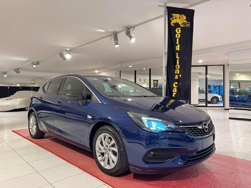 Blu/azzurro Usata 2021 Opel Astra S Tre volumi | 13.850 € (Buon prezzo) - Immagine 1/4