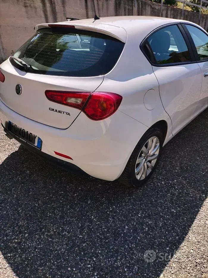 Usata Alfa Romeo Giulietta 120 CV (88 kW) 2016 Bianco Utilitaria