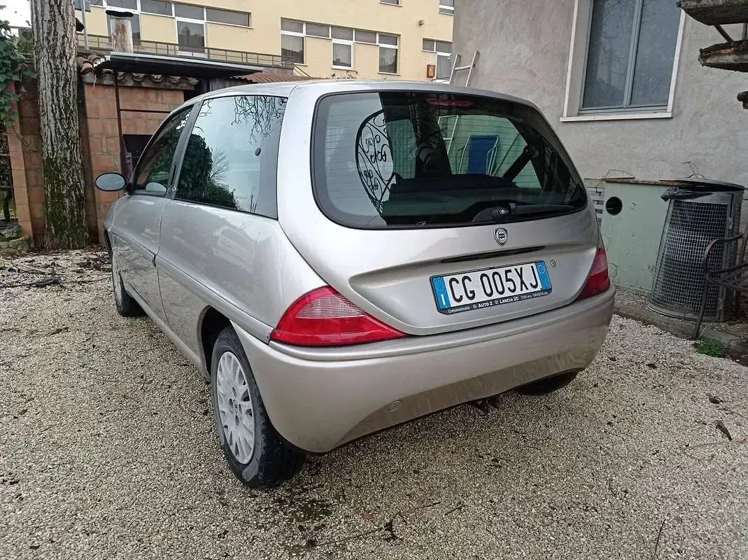 Gebraucht Lancia 2000 60 PS (44 kW) 2003 Grau Limousine