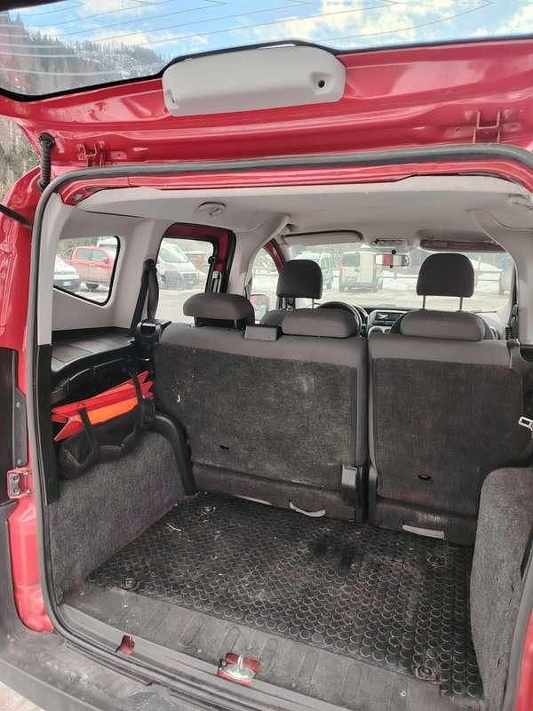 Usata Peugeot TePee Family 75 CV (55 kW) 2011 Rosso Station wagon