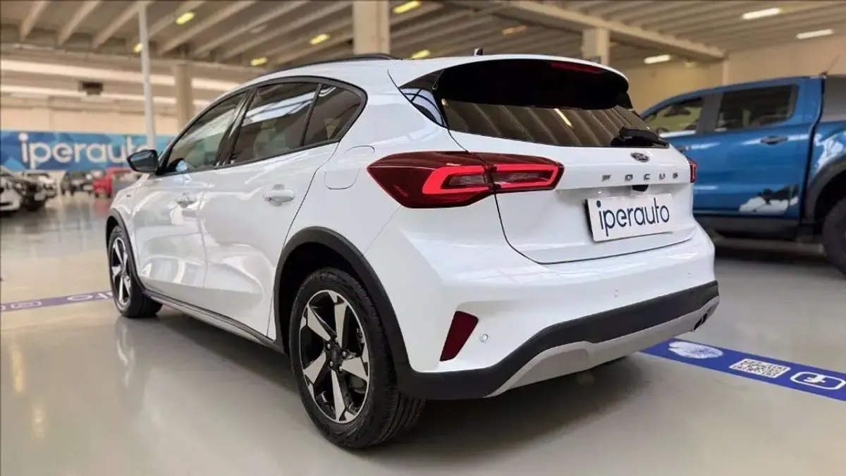 Usata Ford Focus Active 155 CV (114 kW) 2024 Bianco pastello SUV