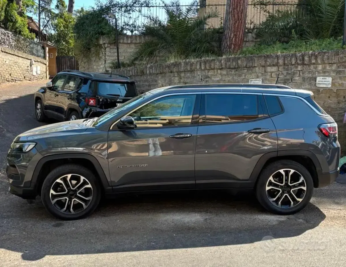 Usata Jeep Compass 131 CV (96 kW) 2023 Grigio SUV