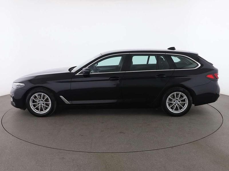Usata BMW 530 249 CV (183 kW) 2021 Carbon black Station wagon