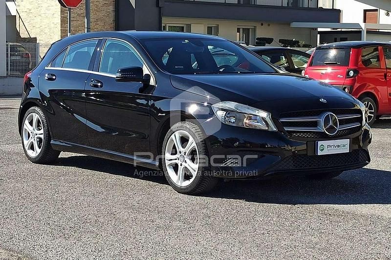 Usata Mercedes A180 Executive 109 CV (80 kW) 2015 Nero Berlina