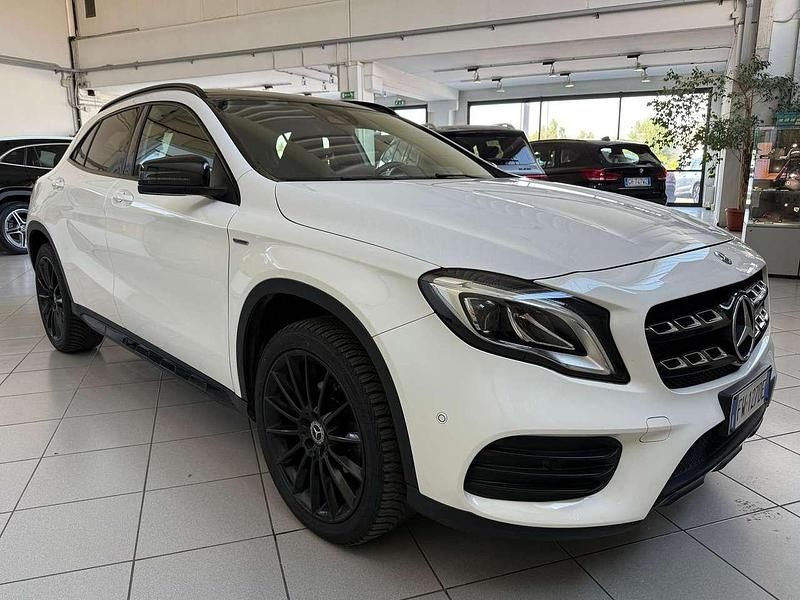 Bianco Usata 2019 Mercedes GLA200 Edition SUV | 23.400 € (Buon prezzo) - Immagine 1/4