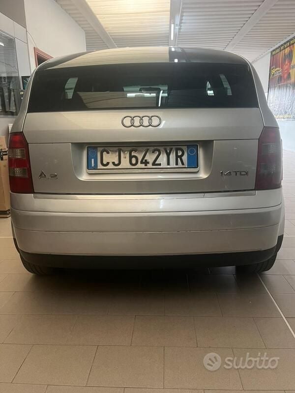 Usata Audi A2 90 CV (66 kW) 2004 Grigio Utilitaria