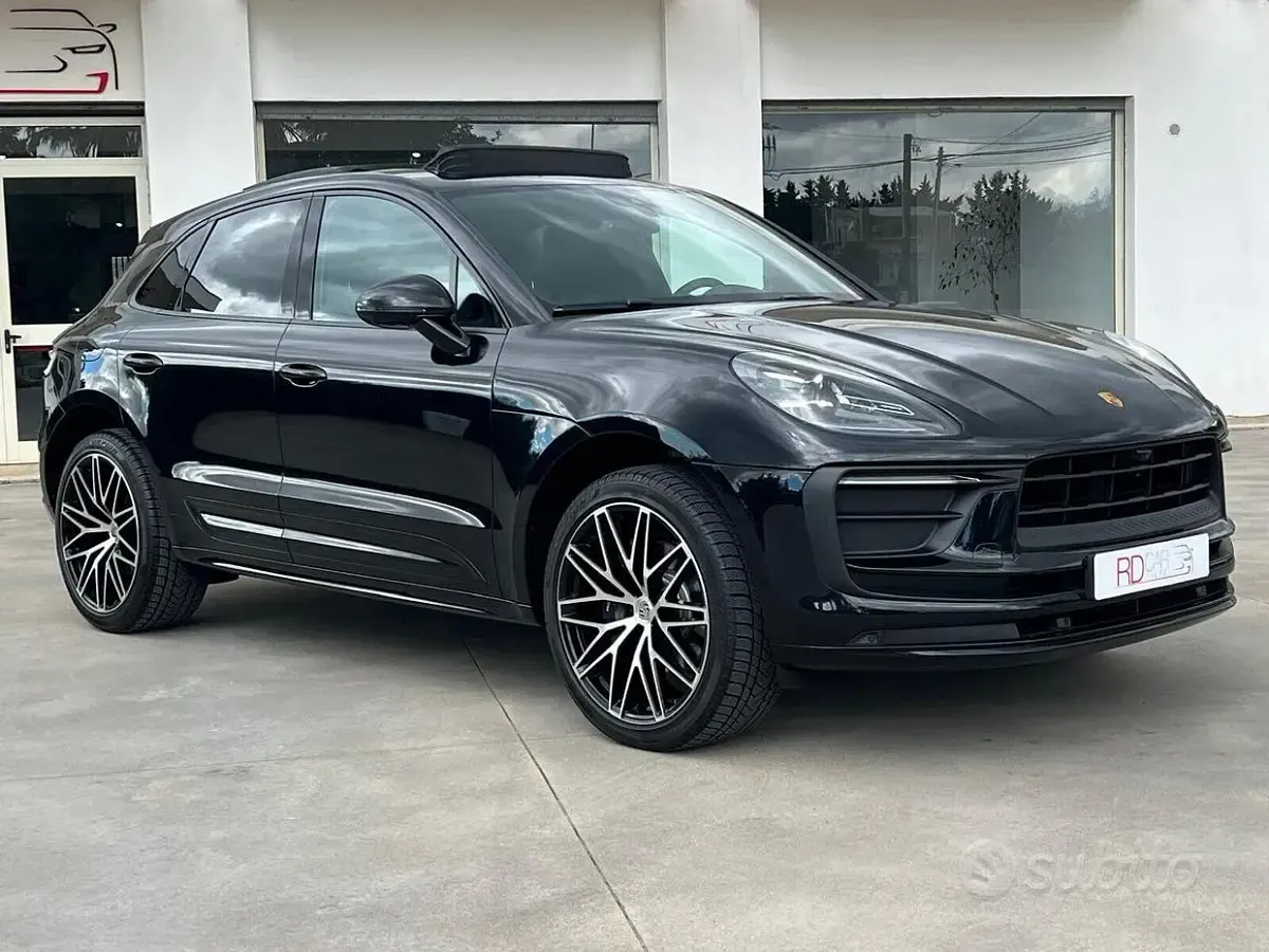 Używany Porsche Macan Chrono 265 KM (194 kW) 2023 Czarny SUV