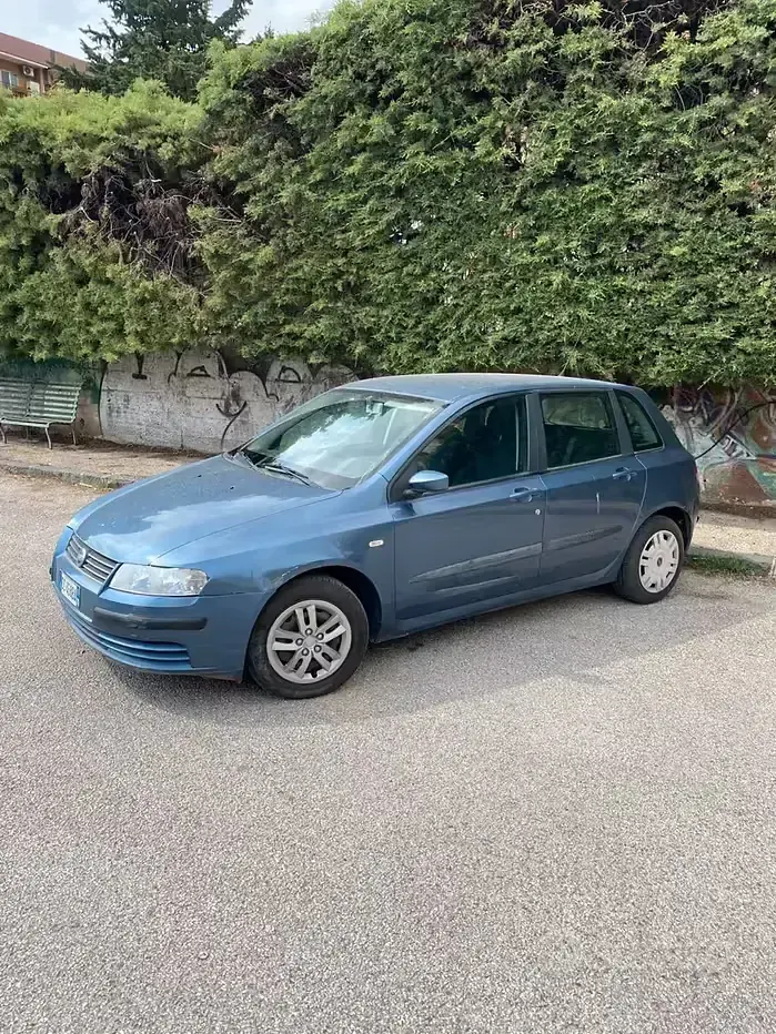 Usata Fiat Stilo 103 CV (75 kW) 2002 Bluazzurro Berlina