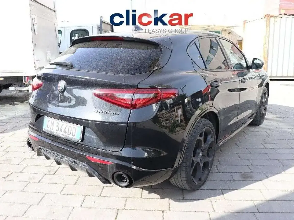 Usata Alfa Romeo Stelvio Estrema 209 CV (153 kW) 2023 Nero SUV