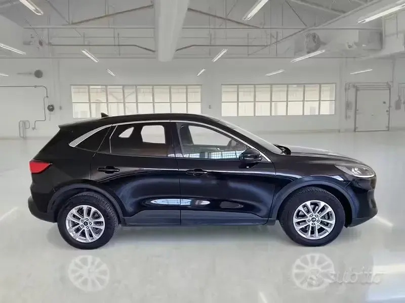 Usata Ford Kuga Business Edition 119 CV (87 kW) 2022 Nero SUV