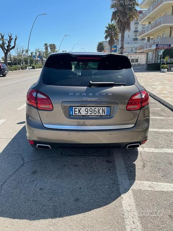 Usata Porsche Cayenne 245 CV (180 kW) 2012 Marrone SUV